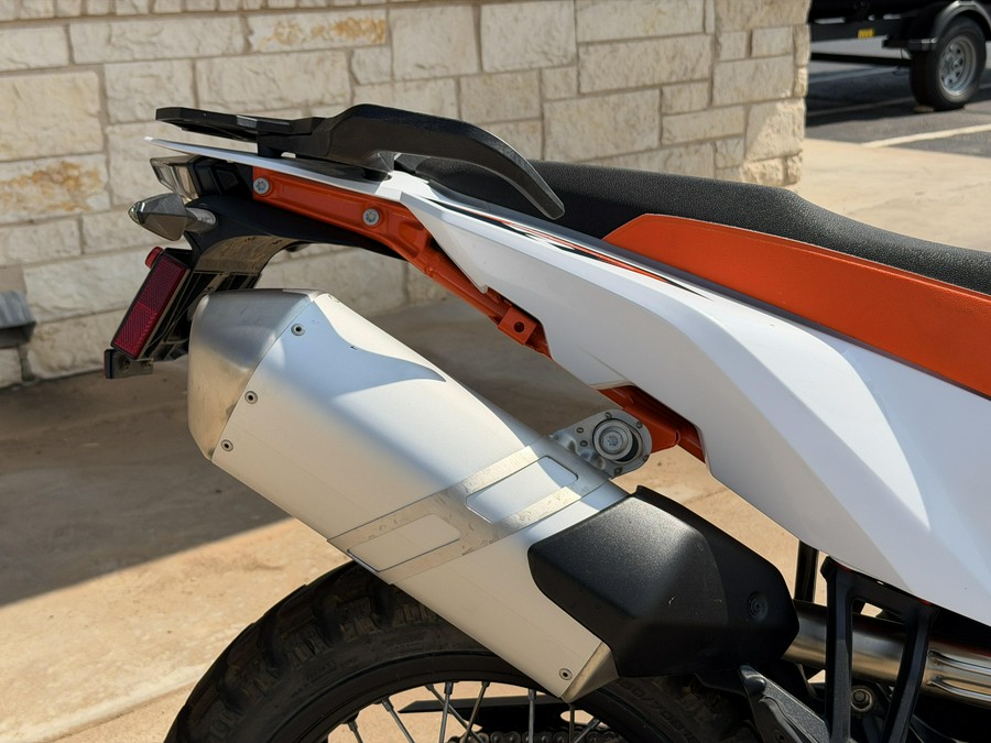 2023 KTM 890 ADVENTURE