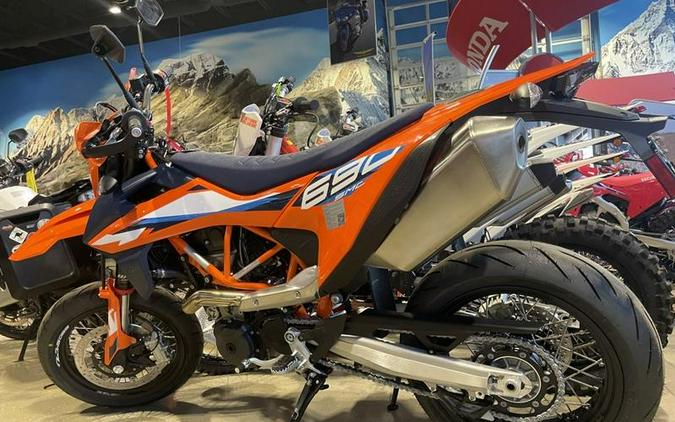 2023 KTM 690 SMC R