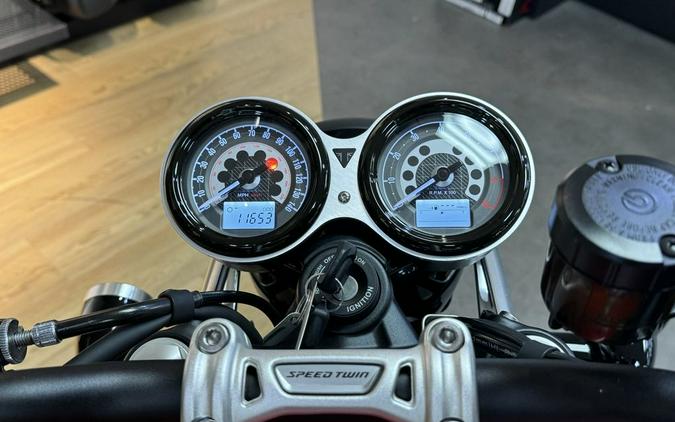 2019 Triumph Speed Twin Korosi Red and Storm Grey