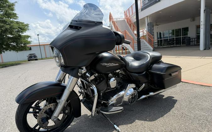2016 Harley-Davidson® Street Glide® Special Black Denim
