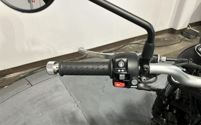 2022 Triumph Street Scrambler Base