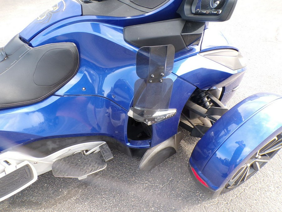 2012 Can-Am® Spyder Roadster RT