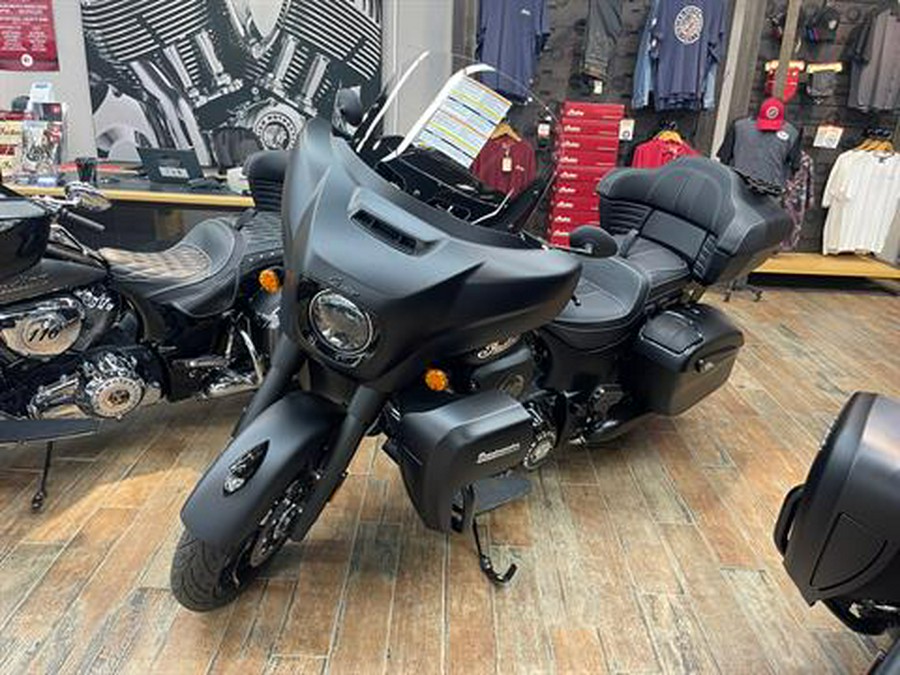 2024 Indian Motorcycle Roadmaster® Dark Horse® with PowerBand Audio Package