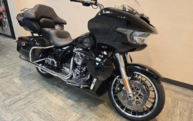 2026 Harley-Davidson® Road Glide Limited Vivid Black Chrome Trim FLTRXL