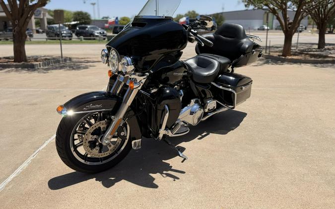 2019 Harley-Davidson® Ultra Limited Vivid Black