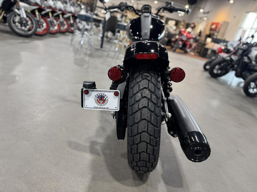 2025 Indian Motorcycle® Scout® Bobber Black Metallic