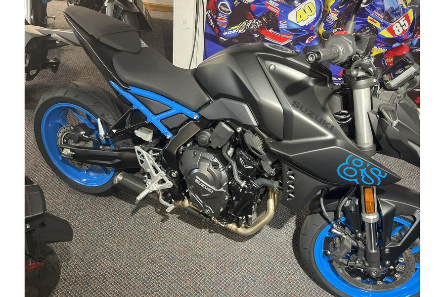 2024 Suzuki GSX800RQM4