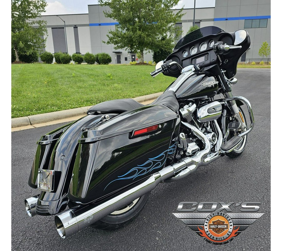 2017 Harley-Davidson® FLHX - Street Glide®