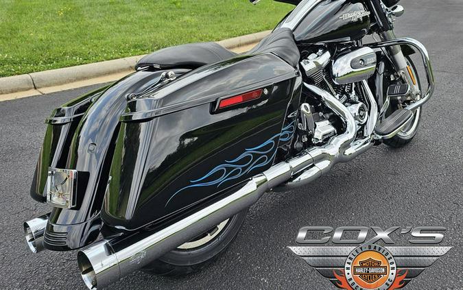 2017 Harley-Davidson® FLHX - Street Glide®