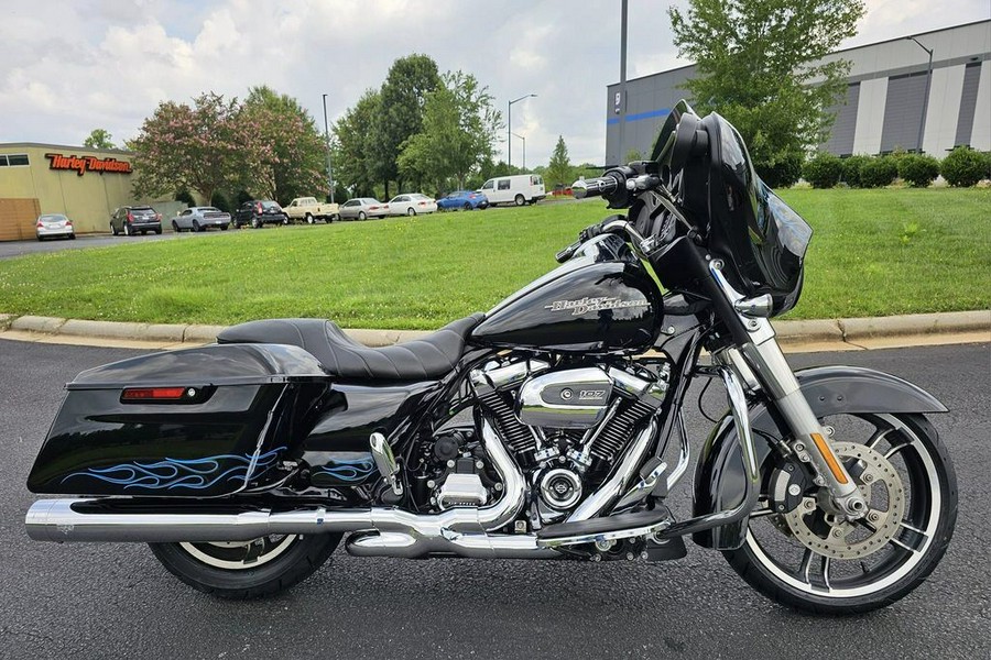 2017 Harley-Davidson® FLHX - Street Glide®