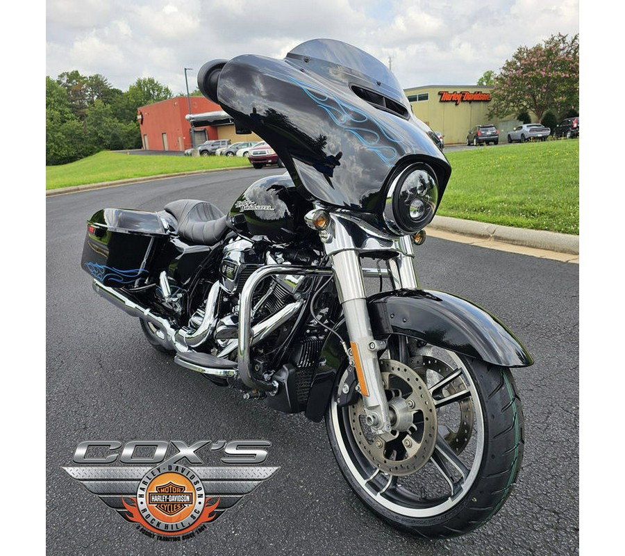 2017 Harley-Davidson® FLHX - Street Glide®