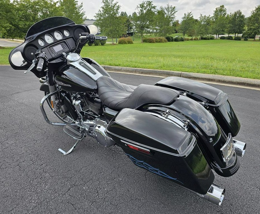 2017 Harley-Davidson® FLHX - Street Glide®