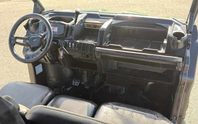 2025 Can-Am Defender MAX DPS HD7