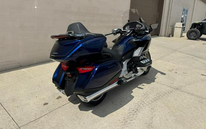 2018 Honda® Gold Wing Tour Pearl Hawkseye Blue