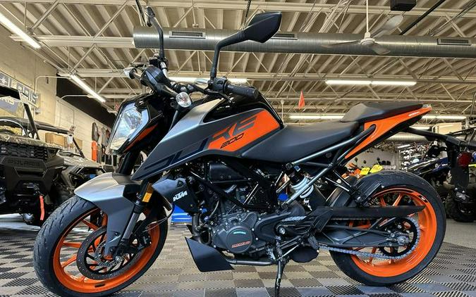 2023 KTM 200 Duke