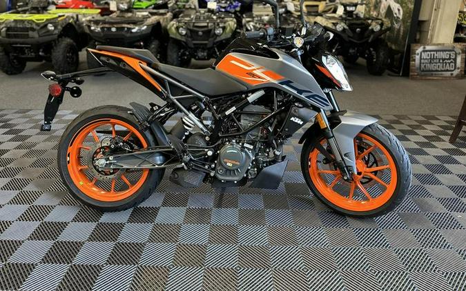 2023 KTM 200 Duke