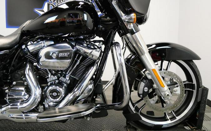 2017 Harley-Davidson® FLHXS - Street Glide® Special