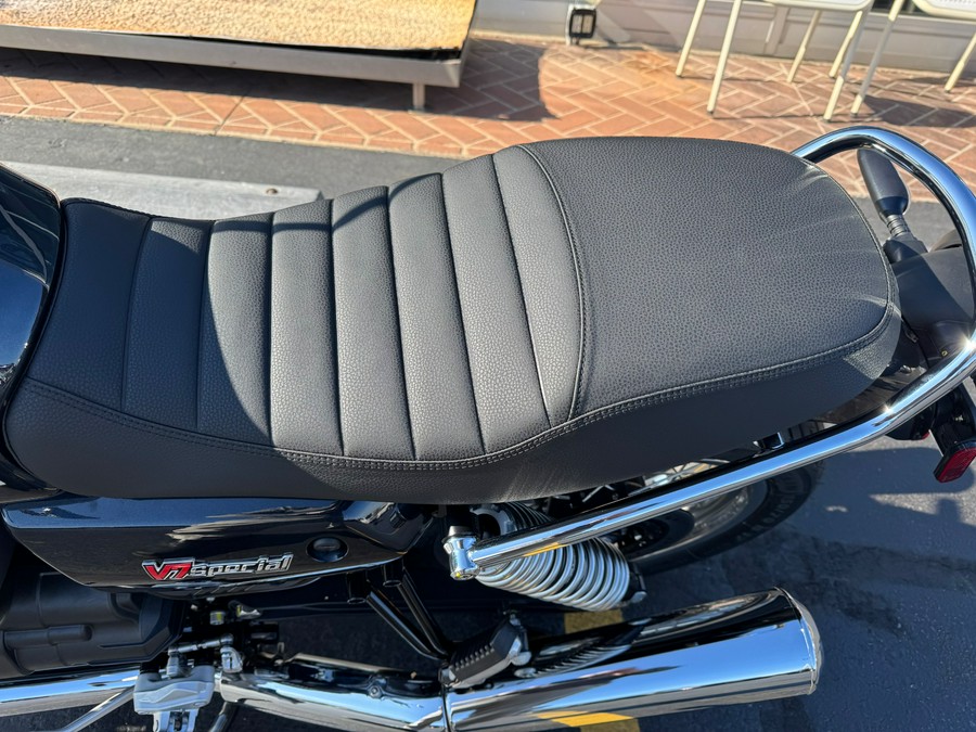 2024 Moto Guzzi V7 Special