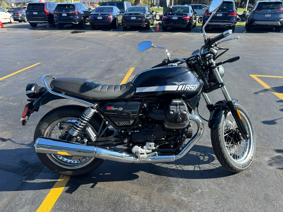 2024 Moto Guzzi V7 Special