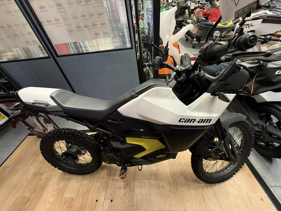 2025 Can-Am® Origin White