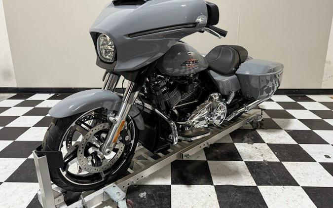 Street Glide®