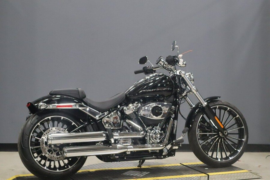 2025 Harley-Davidson Breakout