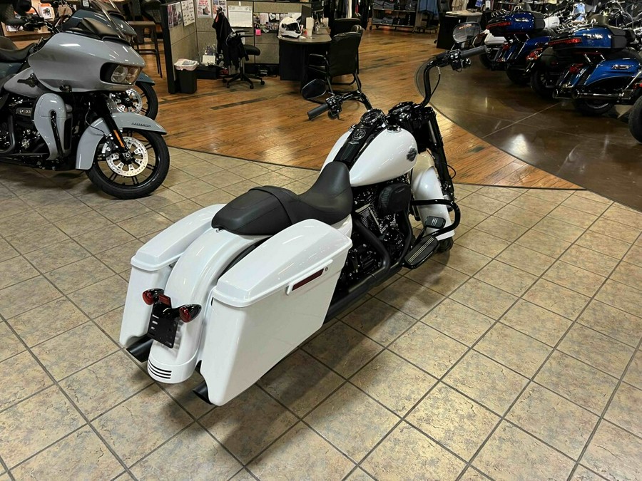 2024 Harley-Davidson Road King Special White Onyx Pearl