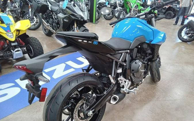 2025 Suzuki GSX800RQM5