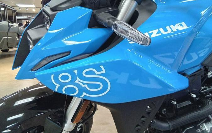 2025 Suzuki GSX800RQM5