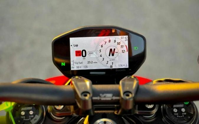 2023 Ducati Streetfighter V2