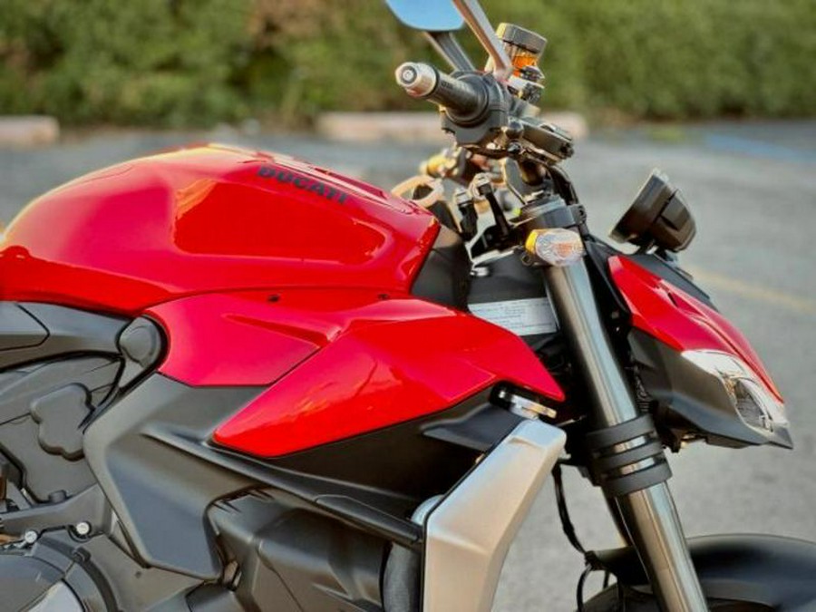 2023 Ducati Streetfighter V2