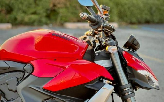 2023 Ducati Streetfighter V2