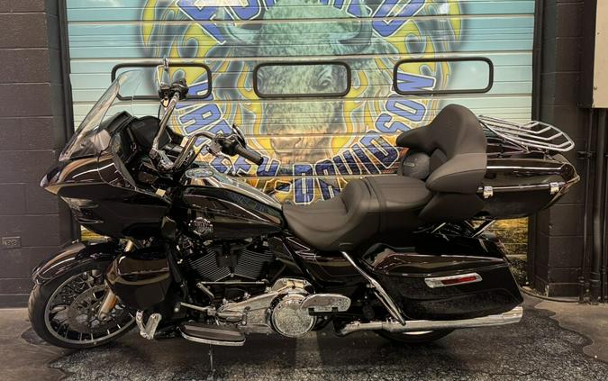 2026 Harley-Davidson® Road Glide Limited Vivid Black Chrome Trim