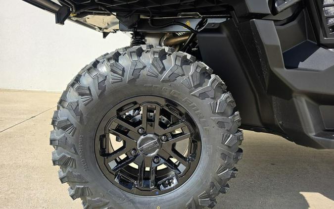 2027 Can-Am Defender XU Limited HD11