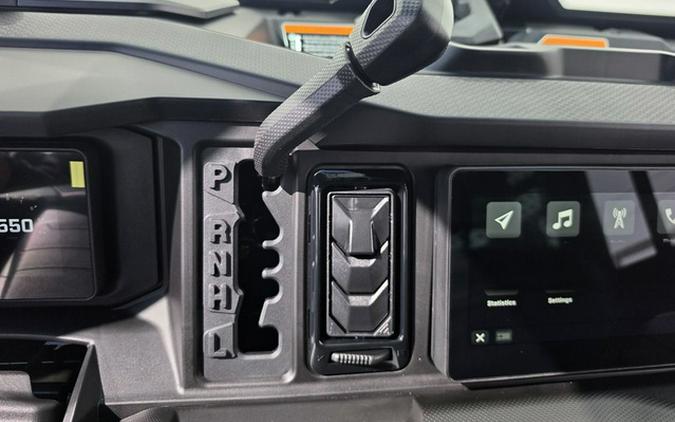 2027 Can-Am Defender XU Limited HD11