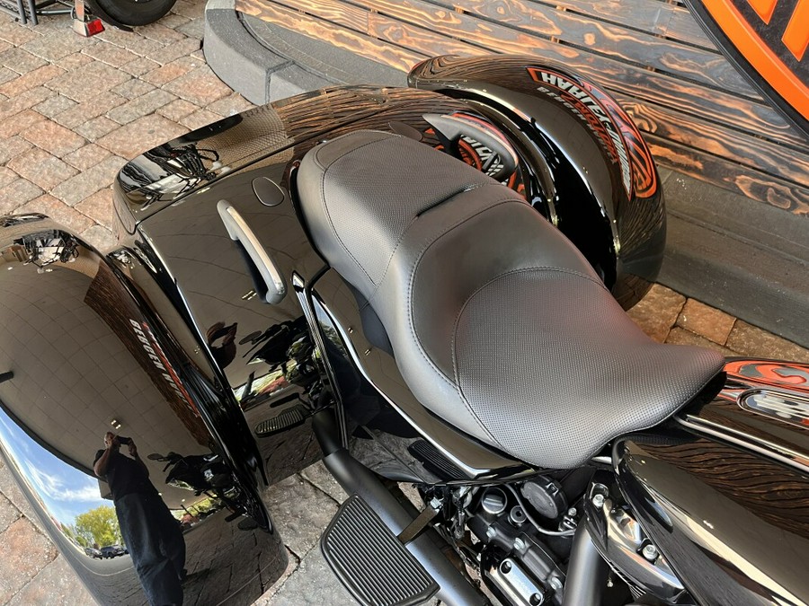 FLTRT 2024 Road Glide 3