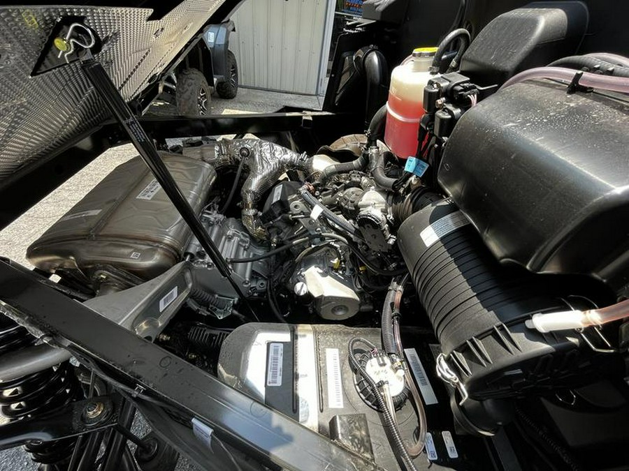 2025 Can-Am® Defender MAX DPS HD10