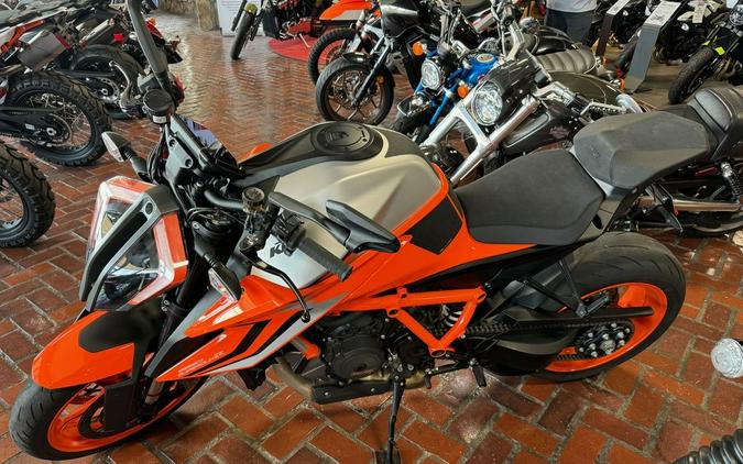 2022 KTM 1290 Super Duke R EVO