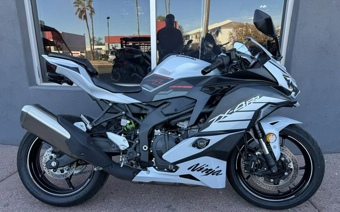 2025 Kawasaki NINJA® ZX™-4RR ABS