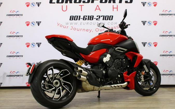 New 2024 Ducati DIAVEL V4 DEMO