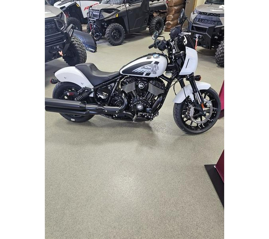 2024 Indian Motorcycle® Sport Chief Ghost White Metallic Smoke