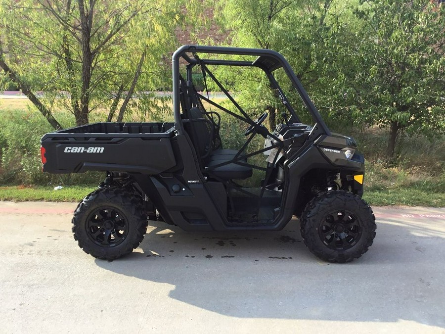 2025 Can-Am® Defender DPS HD9 Stealth Black