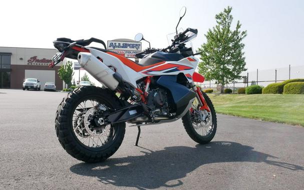 2023 KTM Adventure 890 R