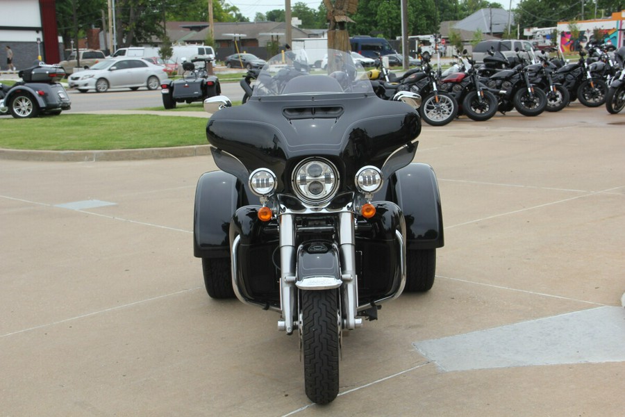 2024 Harley-Davidson Tri Glide Ultra Vivid Black