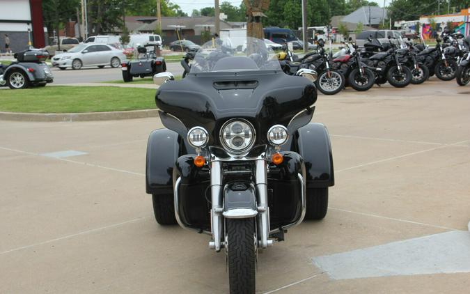 2024 Harley-Davidson Tri Glide Ultra Vivid Black