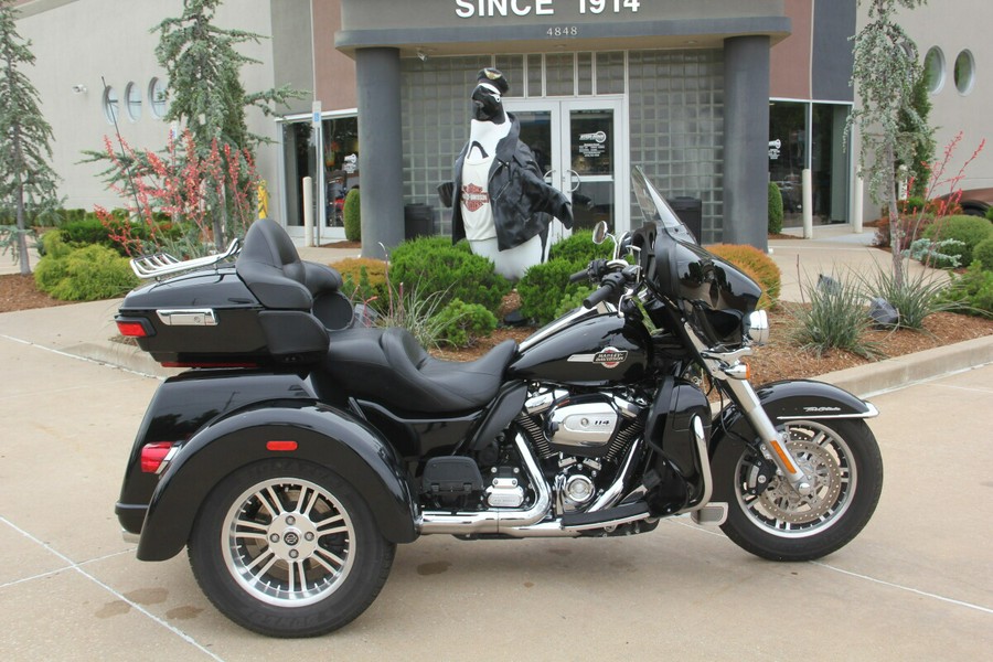 2024 Harley-Davidson Tri Glide Ultra Vivid Black