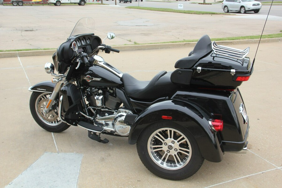 2024 Harley-Davidson Tri Glide Ultra Vivid Black