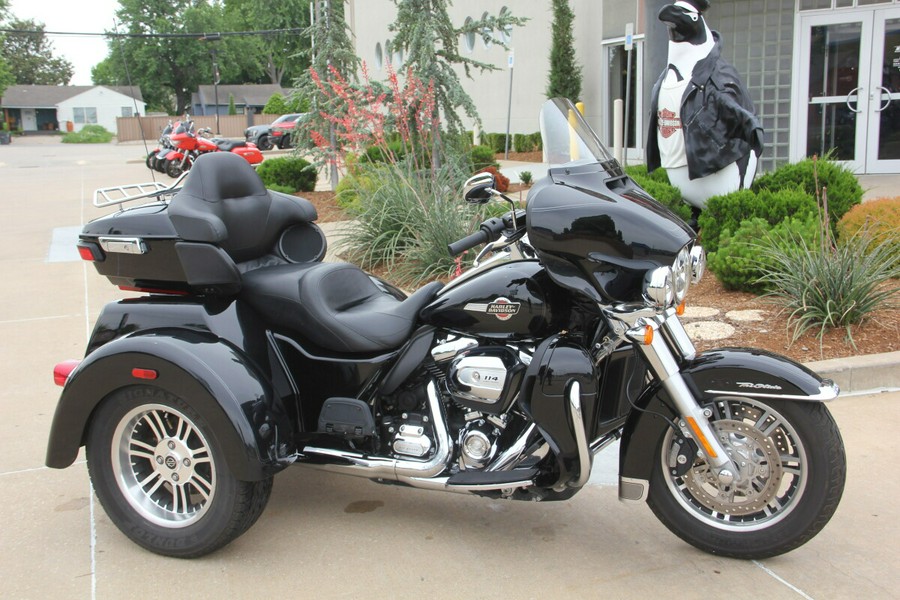 2024 Harley-Davidson Tri Glide Ultra Vivid Black
