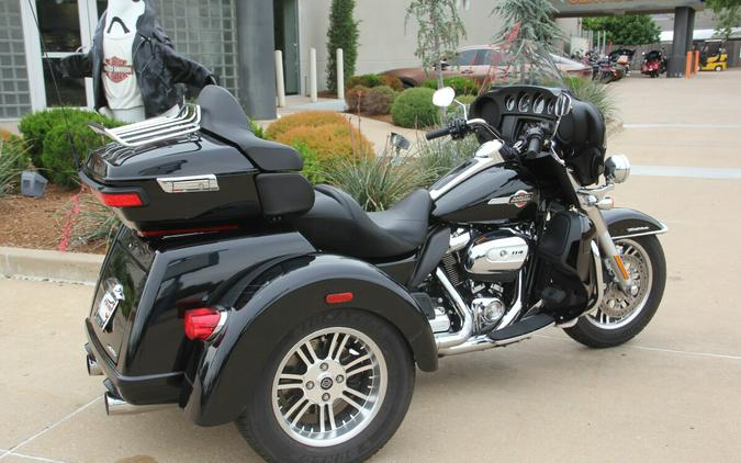 2024 Harley-Davidson Tri Glide Ultra Vivid Black