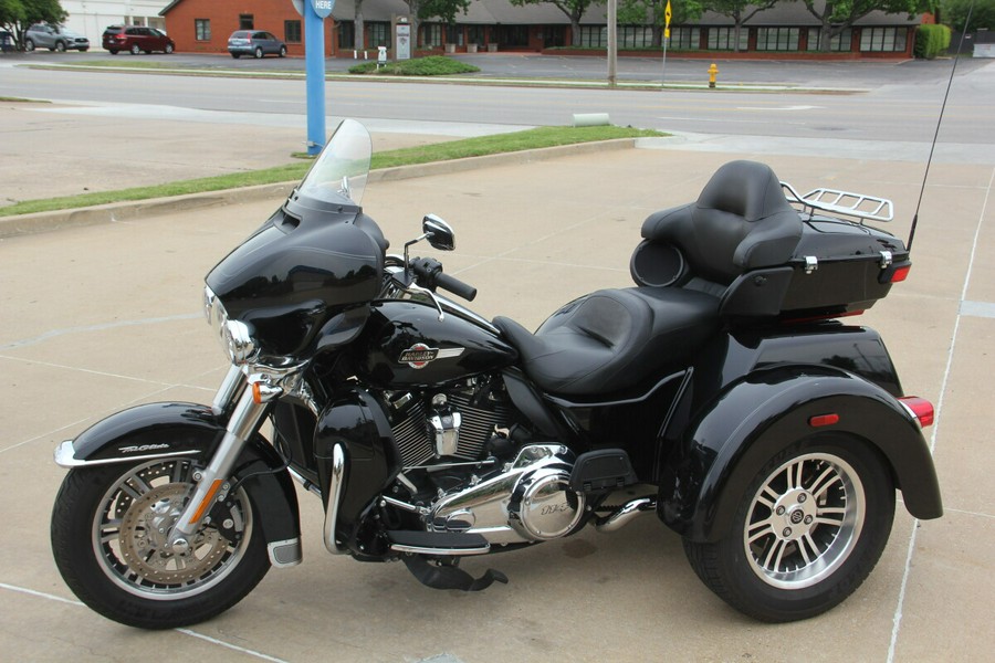 2024 Harley-Davidson Tri Glide Ultra Vivid Black